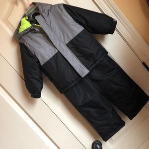 Toddler Snowsuit 3pc 2T with snow boots size 7